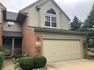 112 Village Place Dr, Chelsea, MI 48118