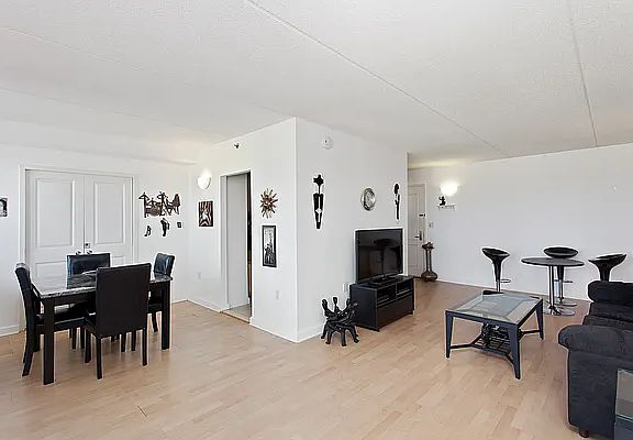 3rd image of 136 Beach 117 St #Penthouse 10