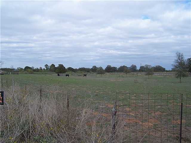 1st image of 404 Farris Ln