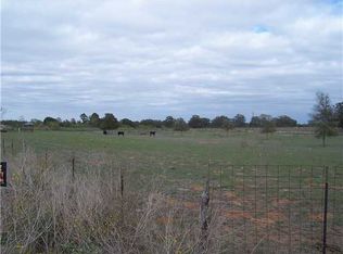 404 Farris Ln, Smithville, TX 78957