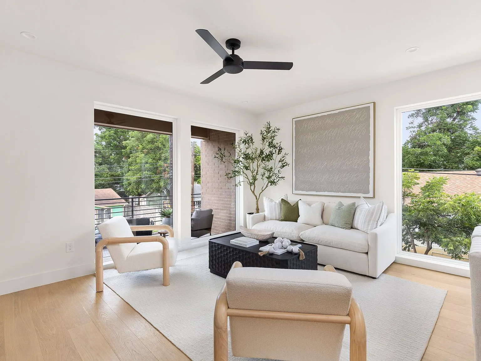 3 bed, 3.5 bath, 1966 sqft, $4,595 — Photo 4