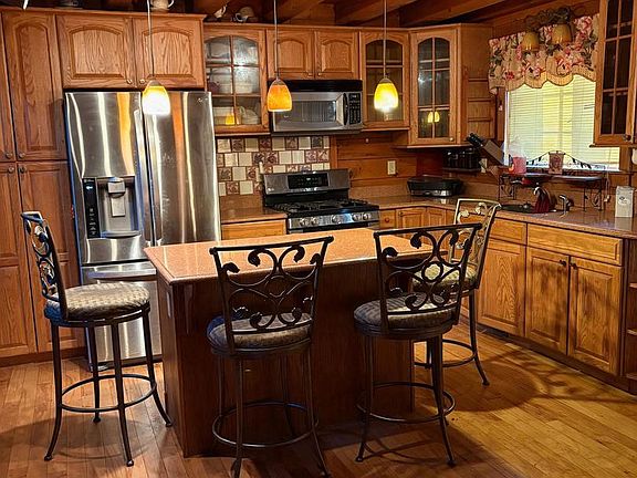 5th image of 182 Webb Ln