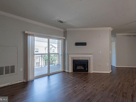 4th image of 2204 Westcourt Ln APT 317