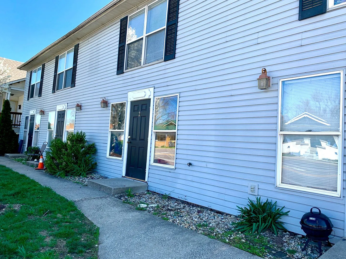 1425 S Walnut St — Photo 2