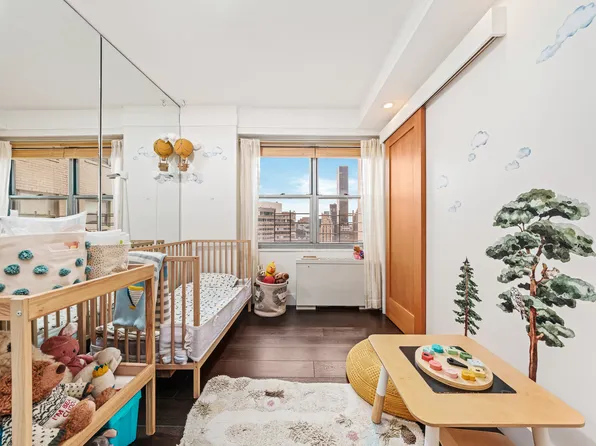 400 East 56th Street image 7 of 15