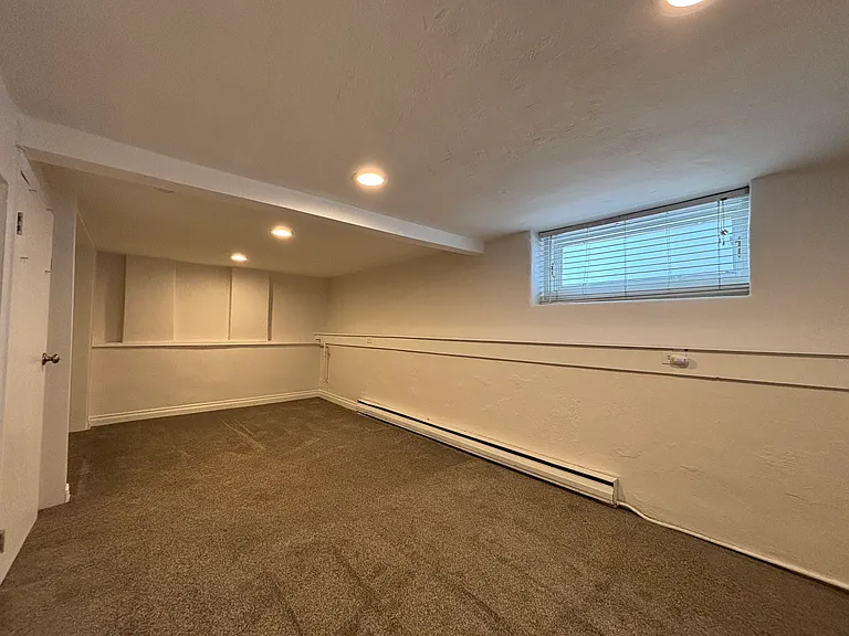 702 E Dakota Ave — Photo 12