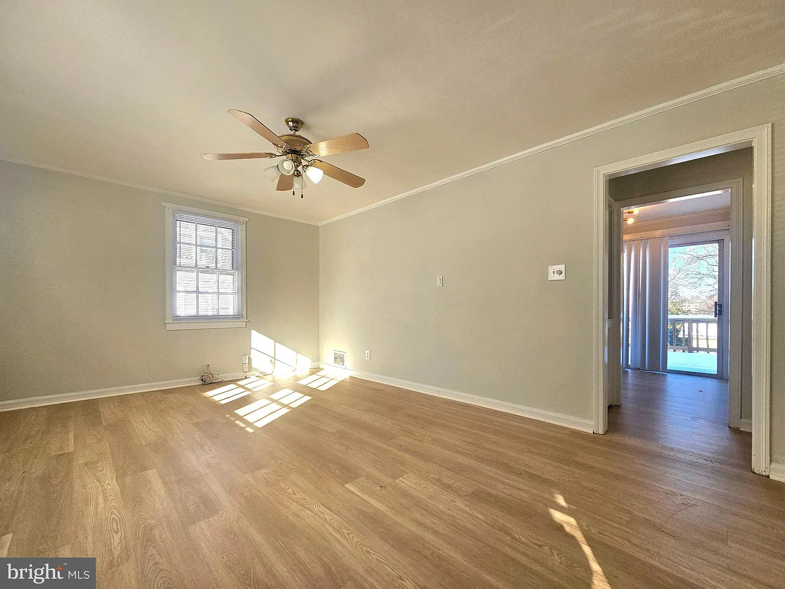 4 bed, 2.0 bath, 1980 sqft, $3,300 — Photo 4