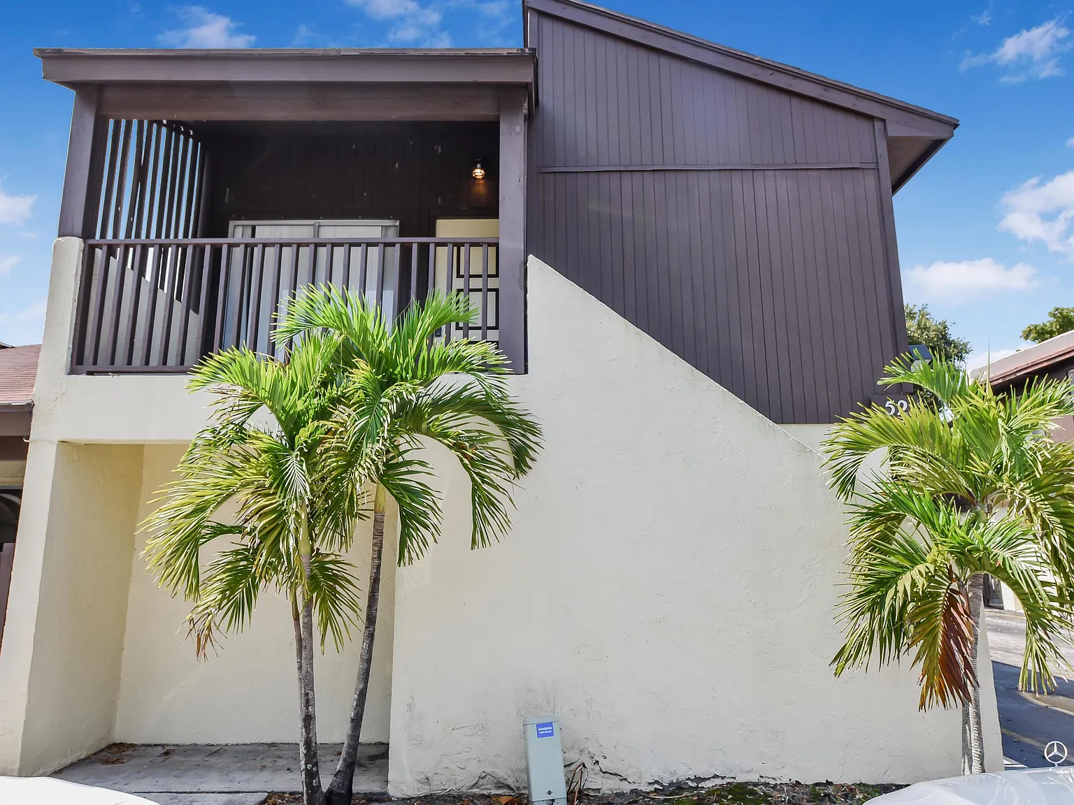 2 bed, 1.0 bath, 858 sqft, $2,000 — Photo 3