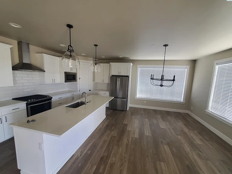 4369 Lolo Way — Photo 2