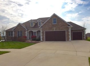 360 Kingsbury Dr, Dekalb, IL 60115