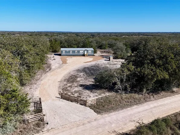 1727 Davis Rd, Muldoon, TX 78949