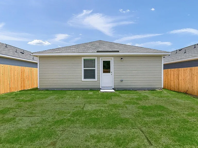 402 Harvest St — Photo 31