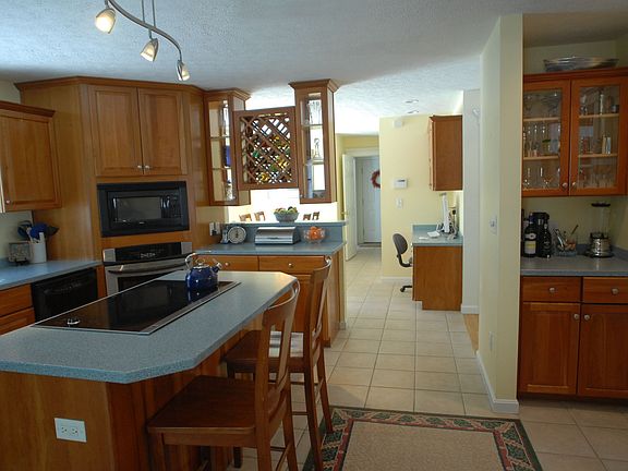 Kitchen - Butler's pantry