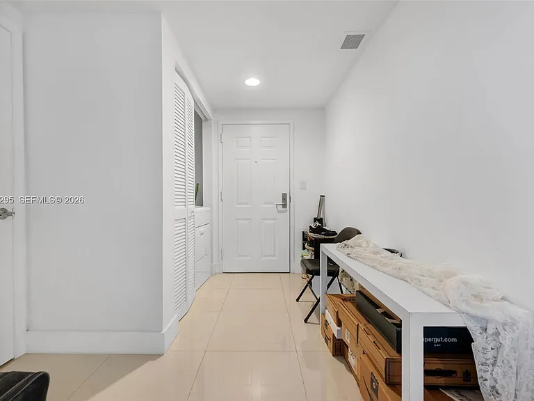 19501 W Country Club Dr #309 — Photo 20