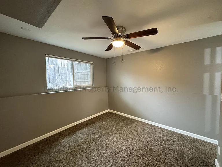 4470 Monica Dr — Photo 14