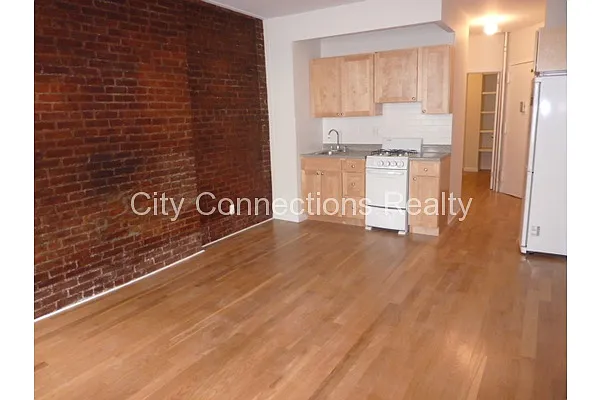 Rented by City Connections Realty | media 8