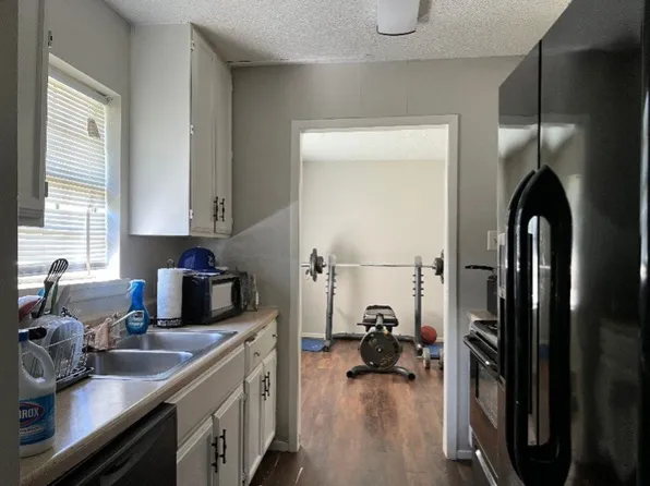 1403 S Cardinal St, Ennis, TX 75119