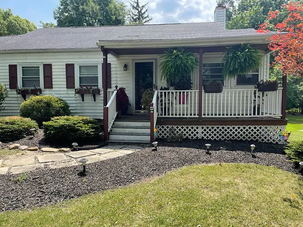 1242 Sprague Rd, Broadview Heights, OH 44147