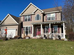 5 Towpath Ln, Mechanicville, NY 12188