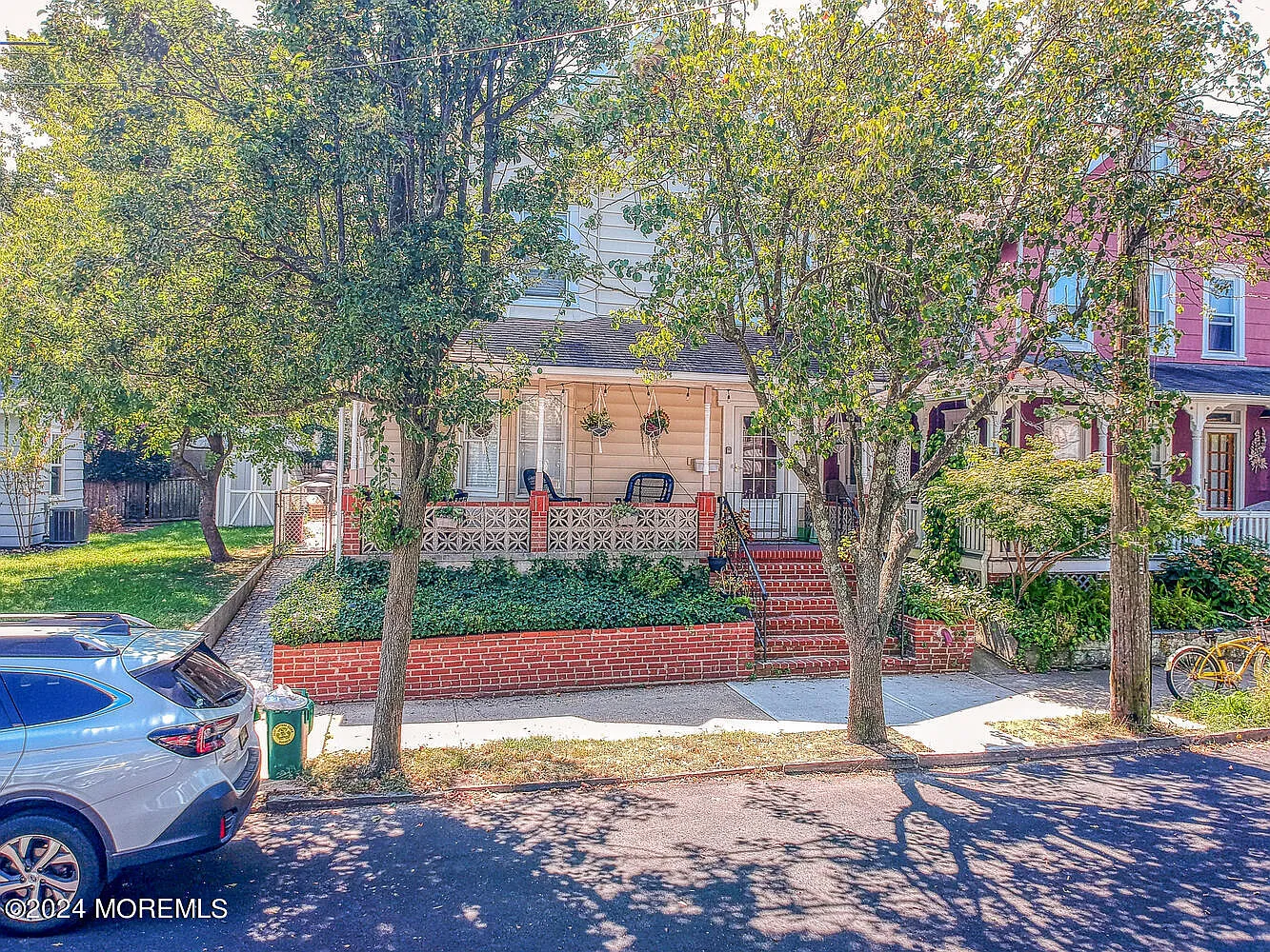 5 bed, 1982 sqft, $2,900 — Photo 2