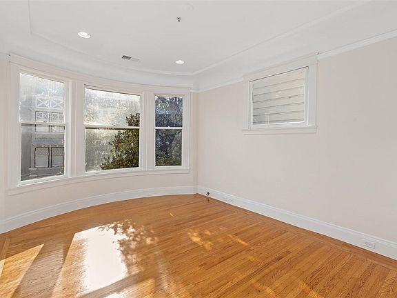 2nd image of 2048 Green St #4