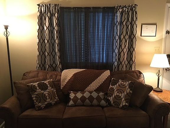 Makes a Queen Size Bed.
