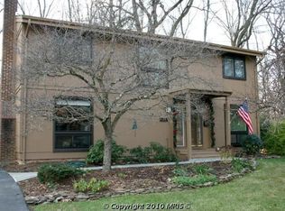 8831 Burbank Rd, Annandale, VA 22003