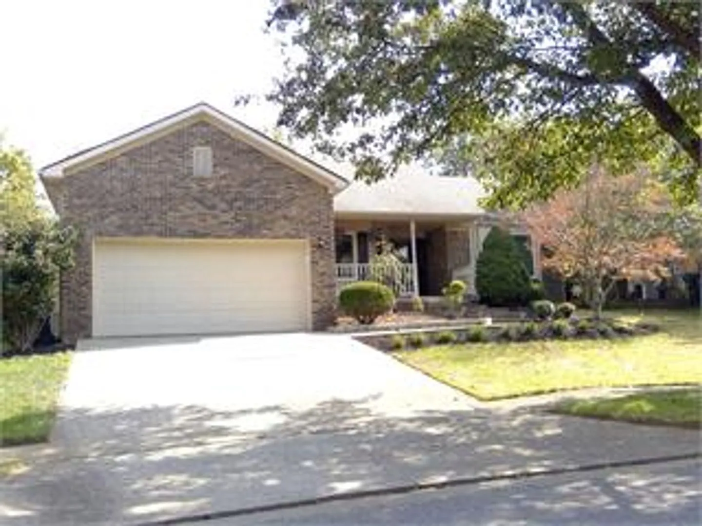 Autumn Ridge Ranch home on court with fenced yard 20260920 — Photo 1