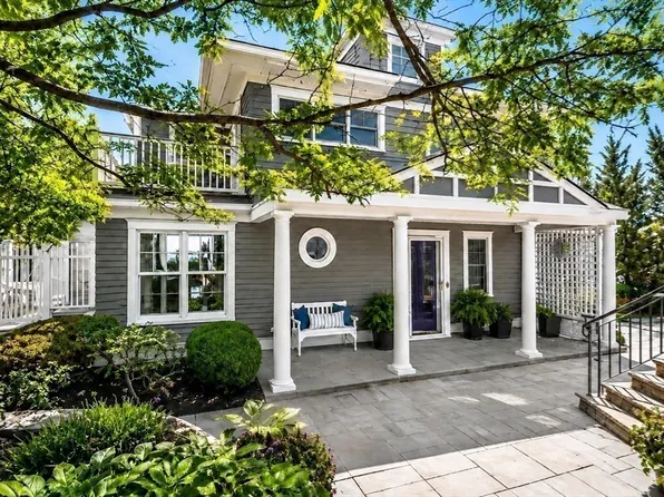 105 Little Nahant Rd, Nahant, MA 01908