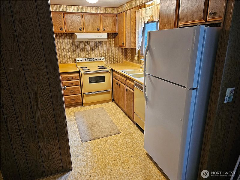 4th image of 2419 Jahn Avenue NW #29