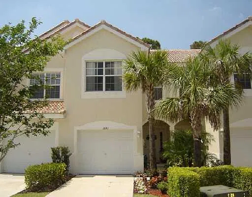 1035 Woodfield Rd