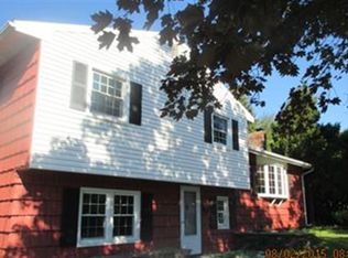 9 Eberle Rd, Latham, NY 12110