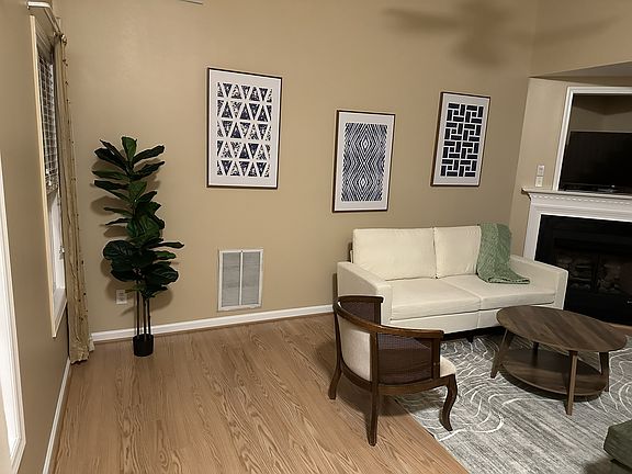 5th image of 109 Saint Thomas Dr