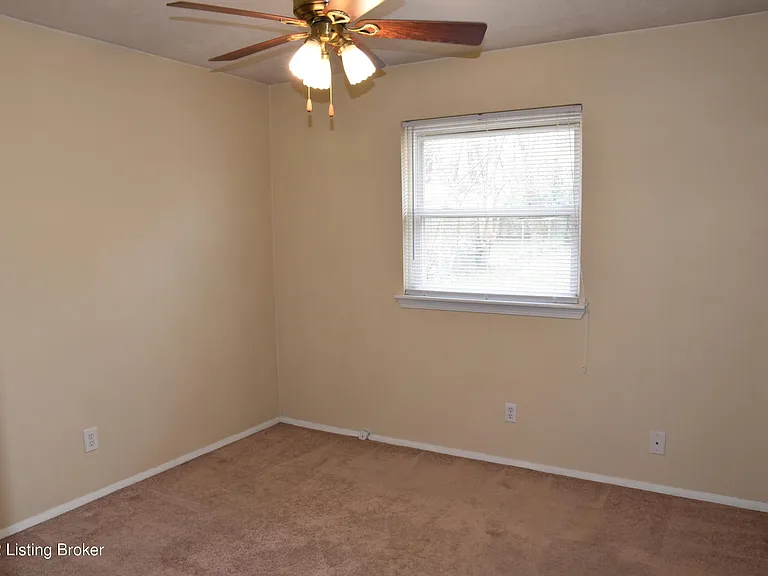 11408 Center Hill Ct — Photo 13