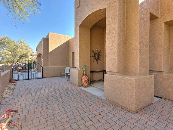 3rd image of 1118 N Laurel Glen Dr