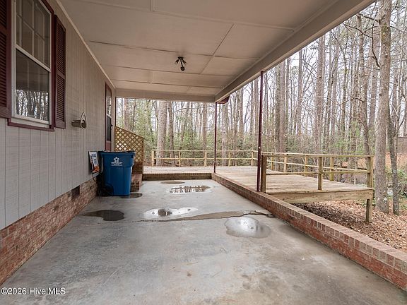 5th image of 201 Poplar Street