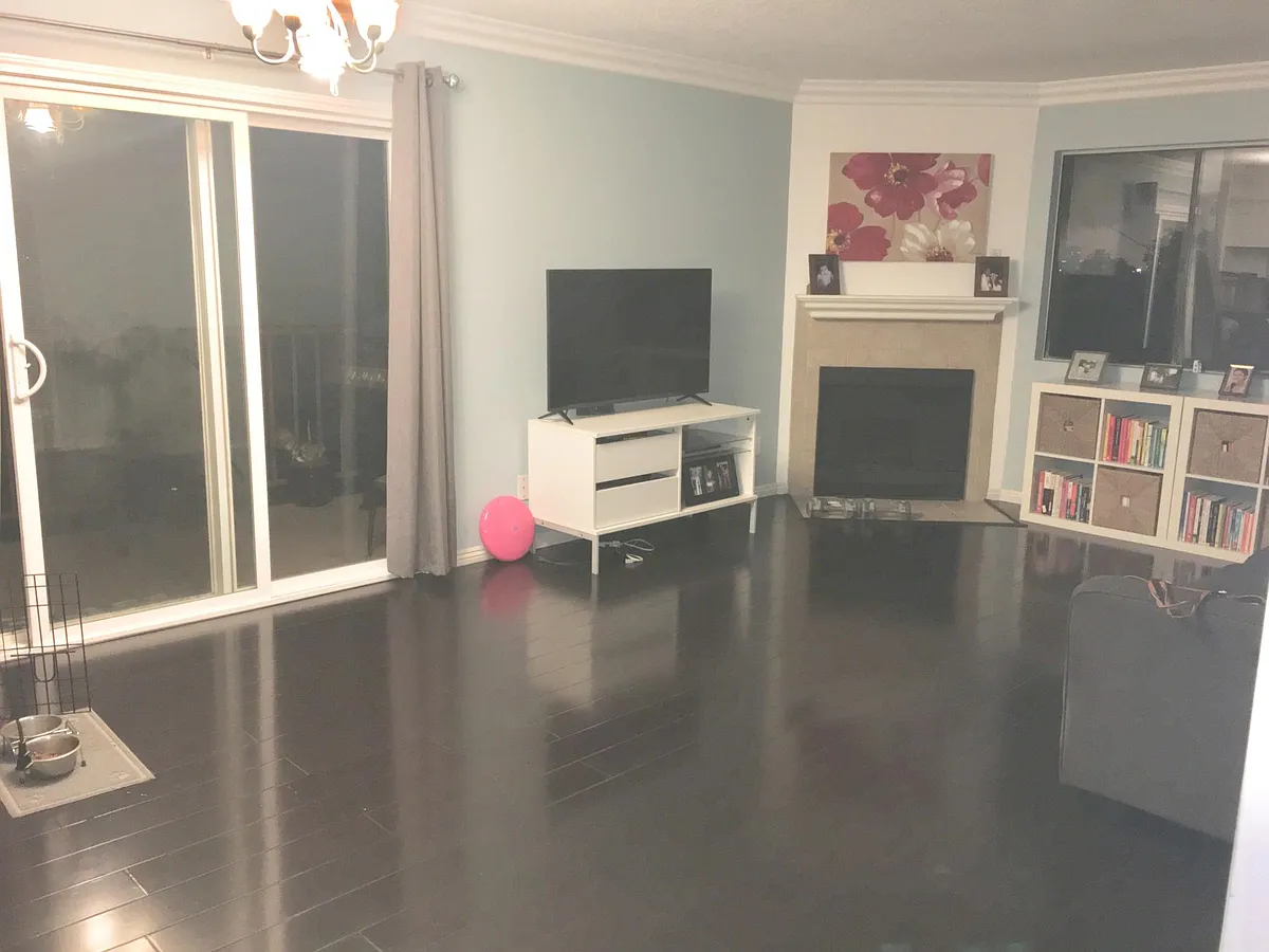 Large living room with private balcony - 3516 E Ransom St