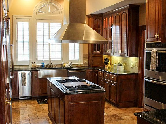 5th image of 1600 River Oaks Dr