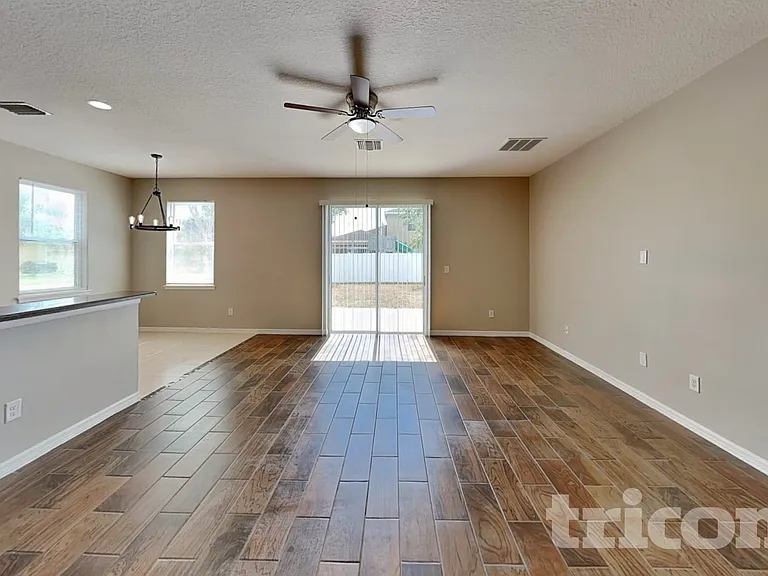 1109 Lauren Manor Loop — Photo 2