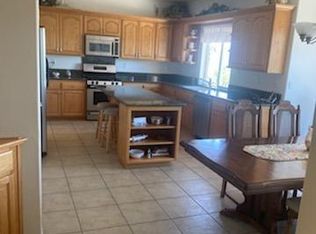 24821 Paramount Dr, Tehachapi, CA 93561