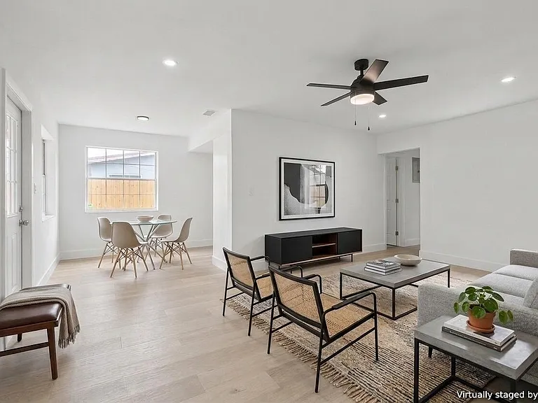 411B NE 57th Ct — Photo 3