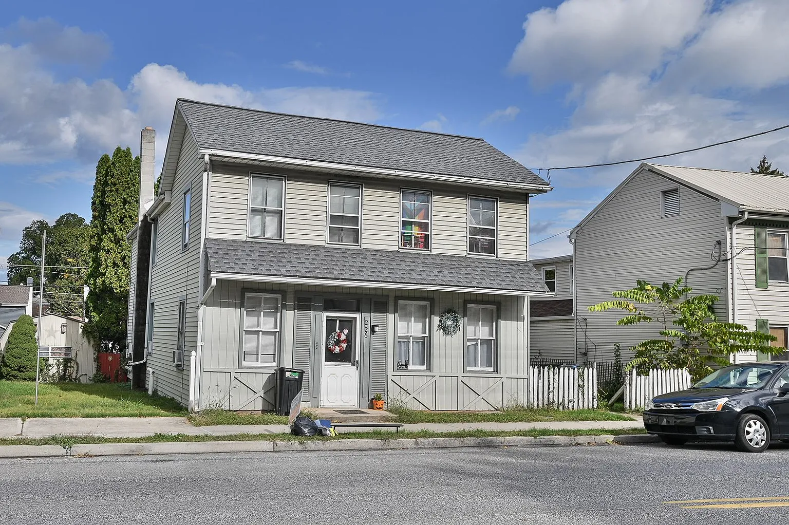 226 W Simpson St photo 1