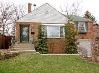 214 Grant Ave, Clarendon Hills, IL 60514