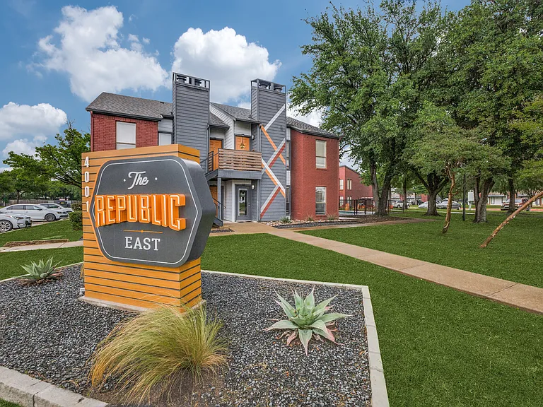 The Republics: West + East — Photo 9