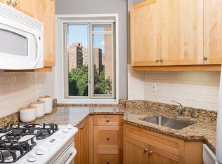 8 Stuyvesant Oval APT 4G, New York, NY 10009