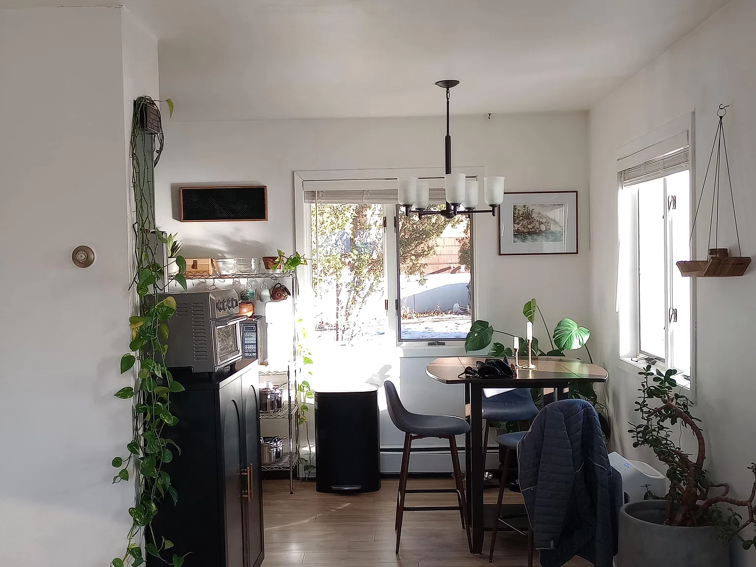 3 bed, 1.5 bath, 1054 sqft, $1,900 — Photo 3