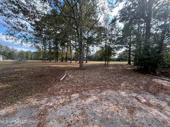 119 Oak Allee Dr, Picayune, MS 39466