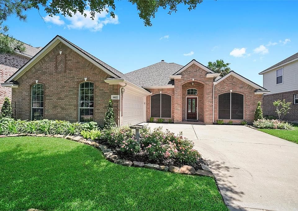 1st image of 10022 Heron Meadows Dr