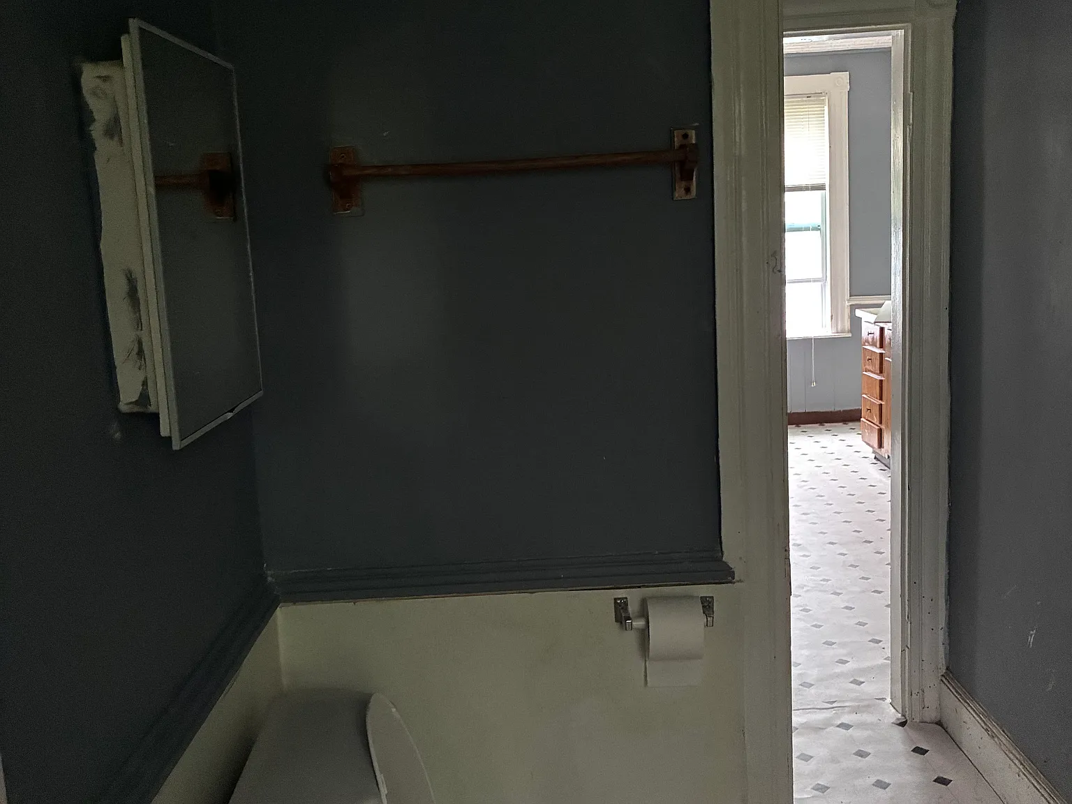 3 bed, 1200 sqft, $1,700 — Photo 2