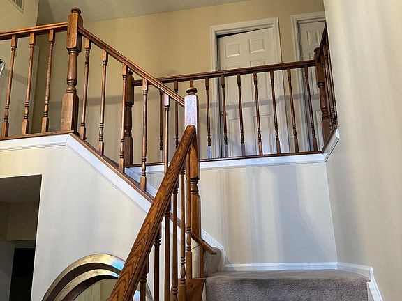 5th image of 14905 Saddle Creek Dr
